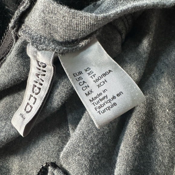 H&M Divided fitted dress size XXS - Picture 4 of 4